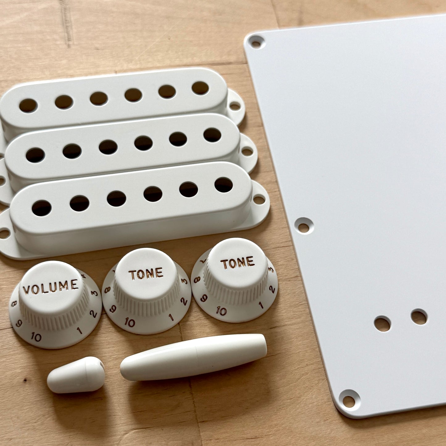 1954/1955 Strat® Full Accessory Kit (Bakelite Style)