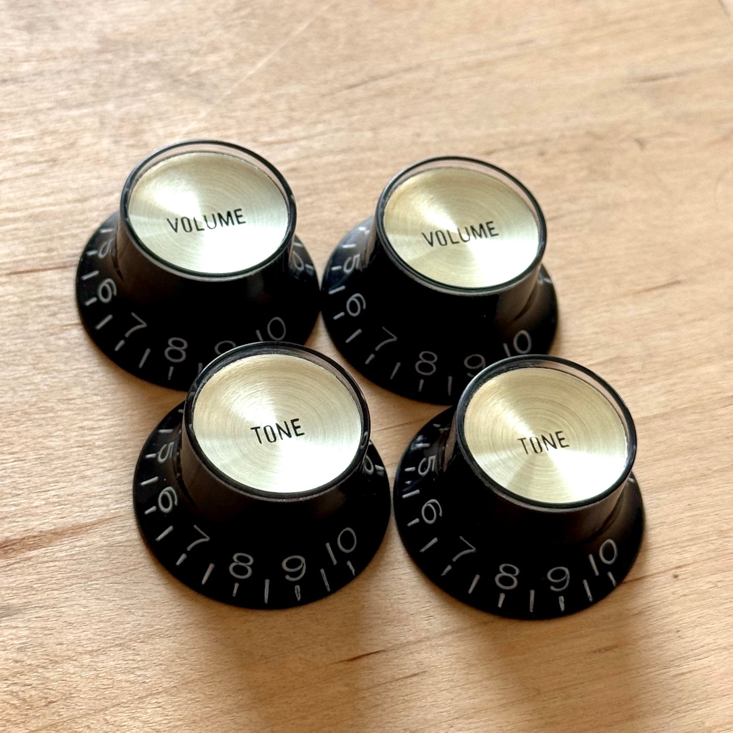 Vintage Reflector Knobs (Black / Gold Top)