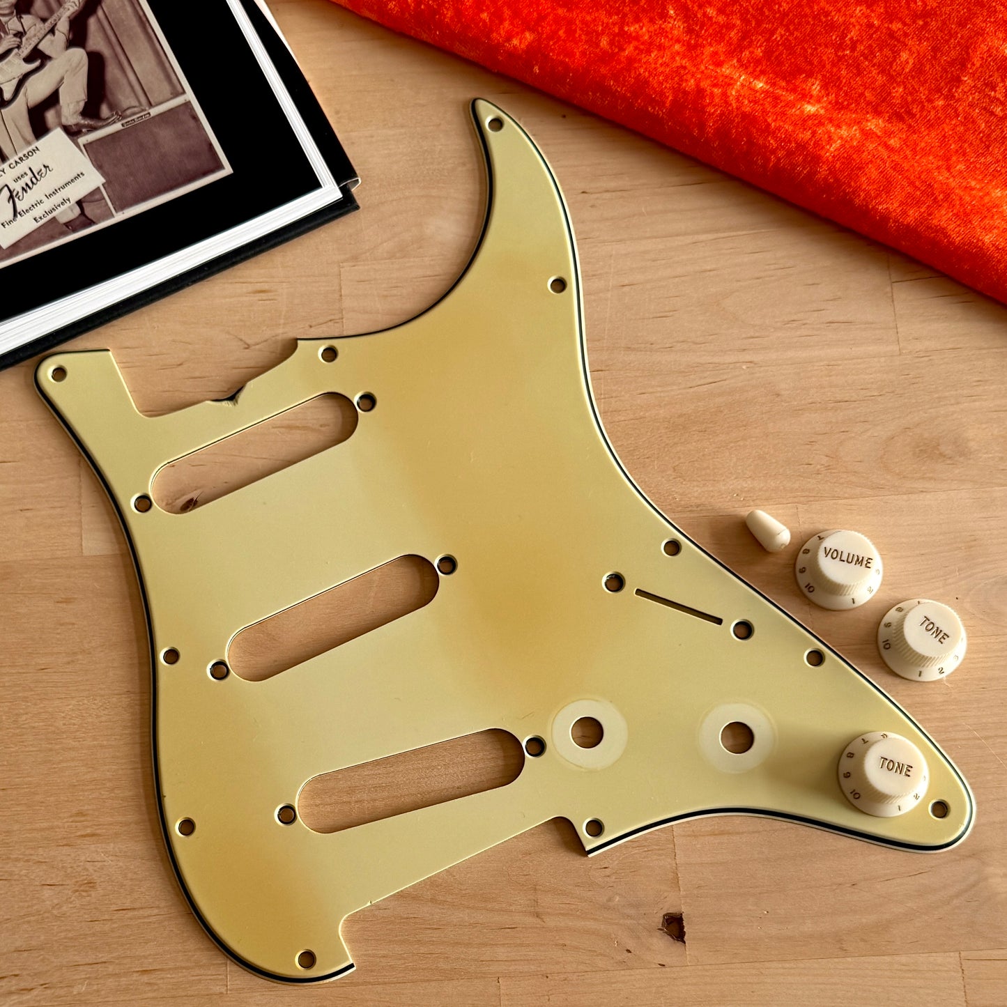 1964 Strat® Pickguard in Mint