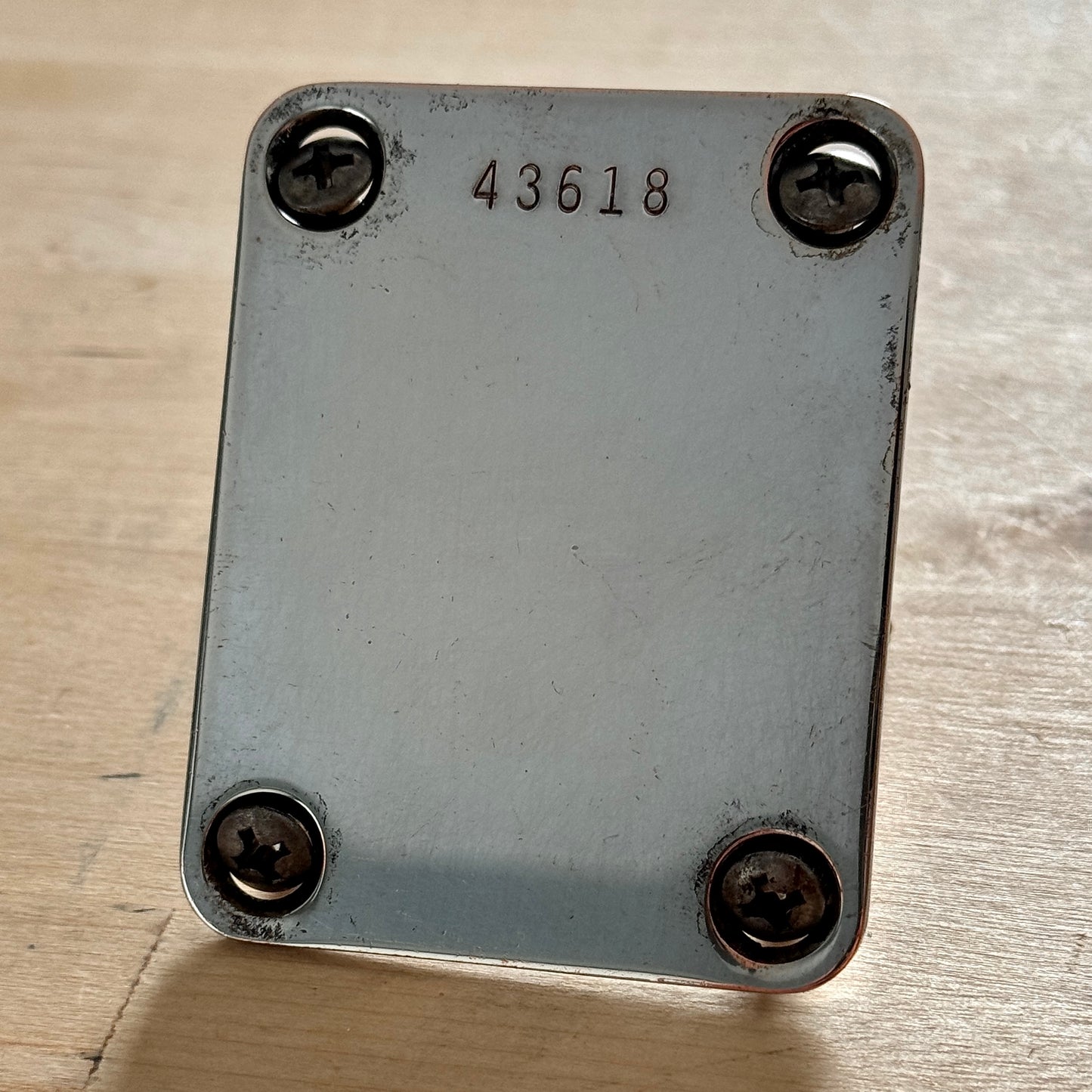 B-Stock • 1960 Neck Plate #43618
