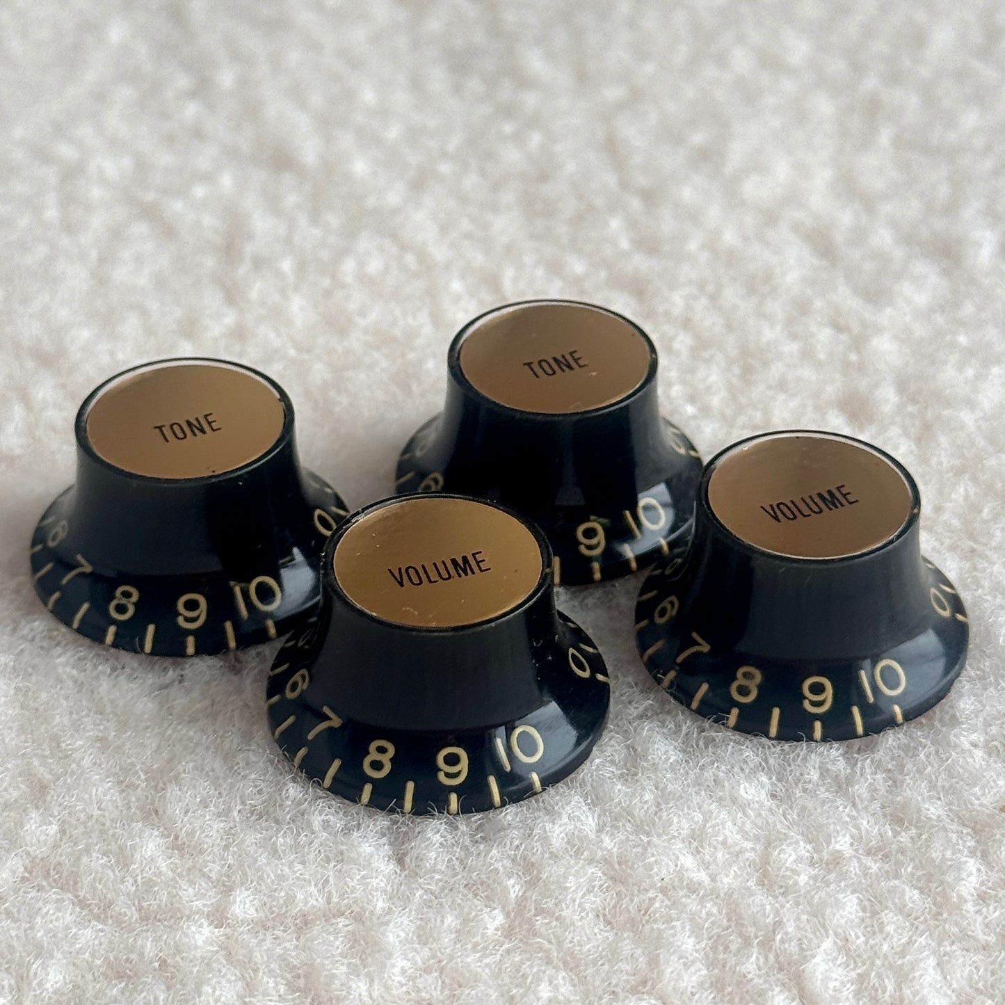 Burst • 1960 Reflector Knobs Black/Gold (CAB)