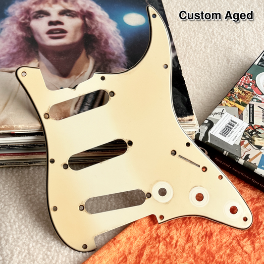 1964 Strat® Pickguard in White Parchment