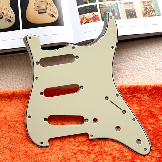 1962 Strat® Pickguard in Mint