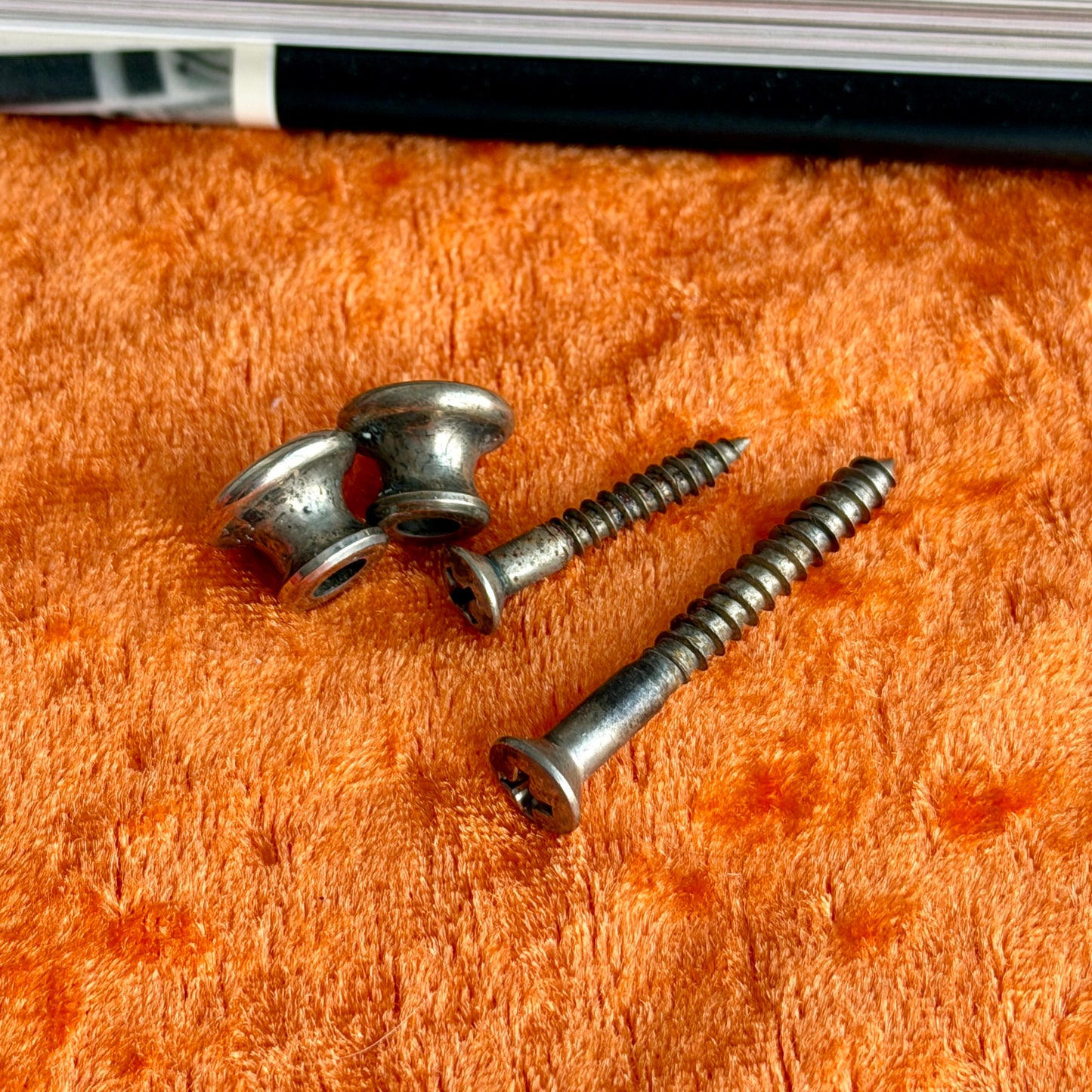 Vintage Gibson® Style Strap Buttons (Historic Option)