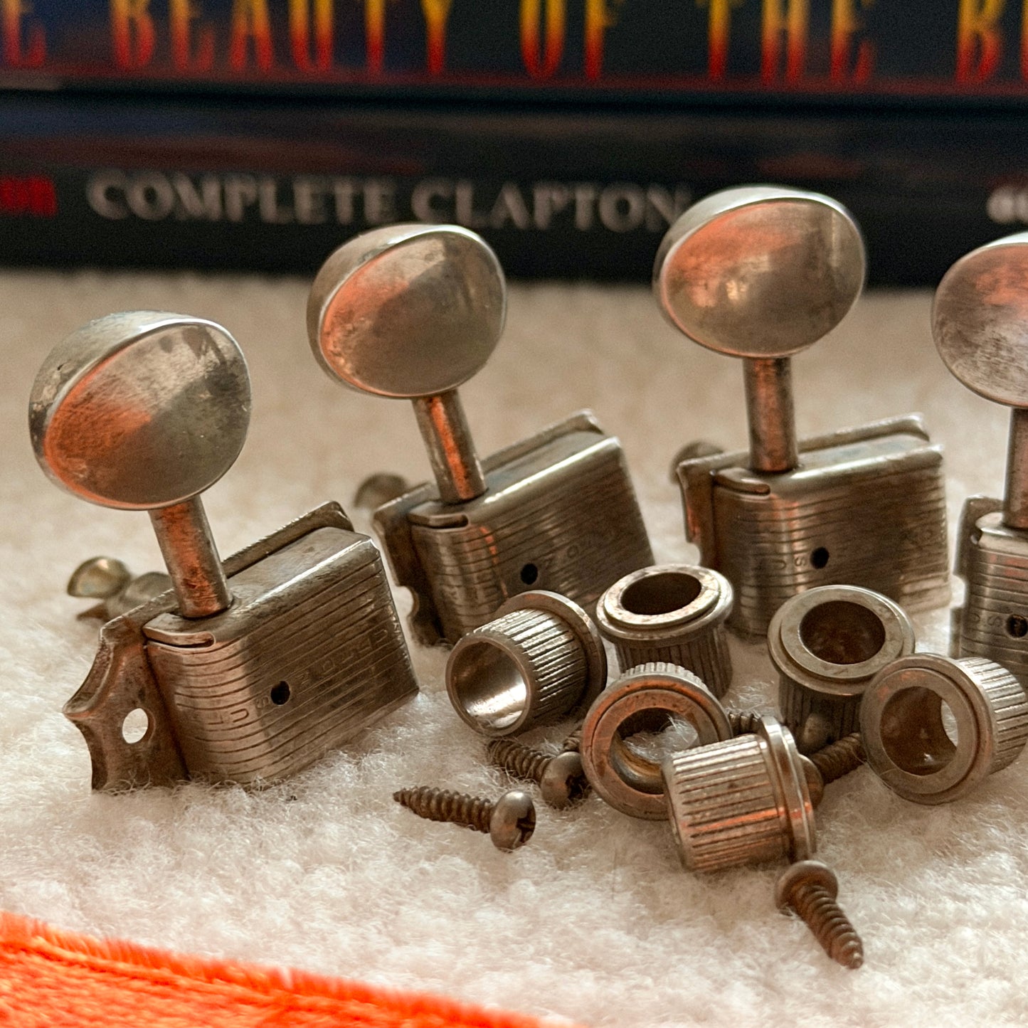 Kluson® Deluxe Single Line Tuner Set • Fender Style