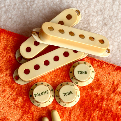 1960's Strat® Nylon Knobs, Covers & Tips