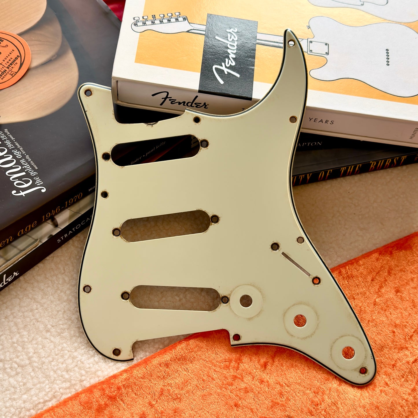 1959 Strat® Pickguard in Mint (Multi Pattern)