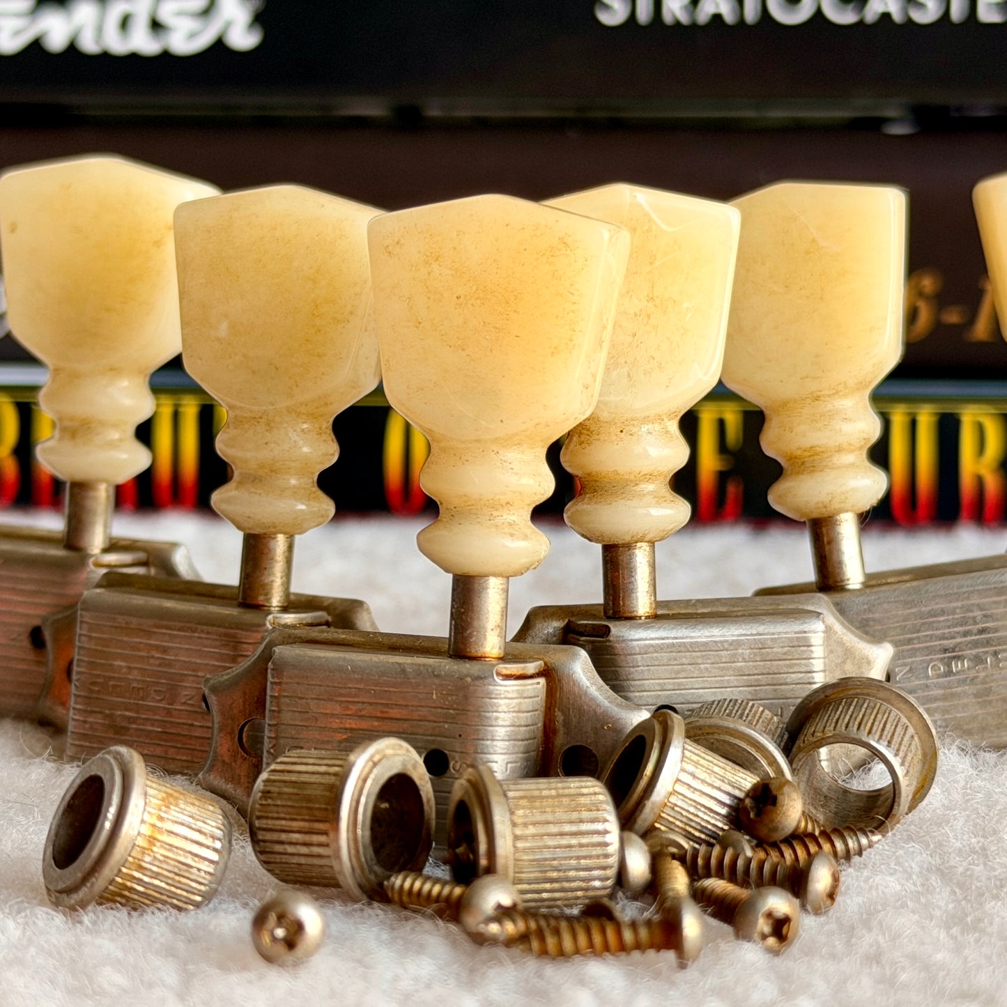 Kluson® Deluxe Double Ring Single Line Tuners • Gibson Style