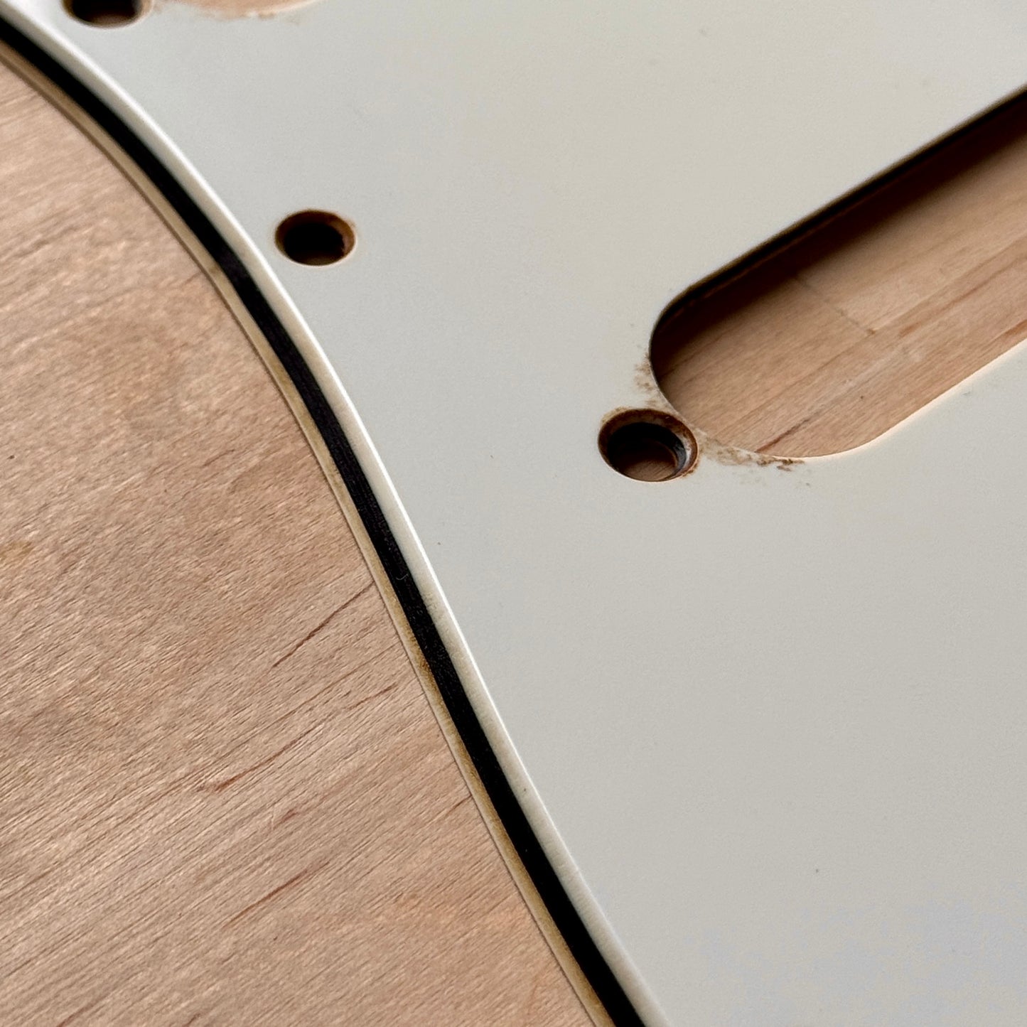 1962 Strat® Pickguard in White Parchment