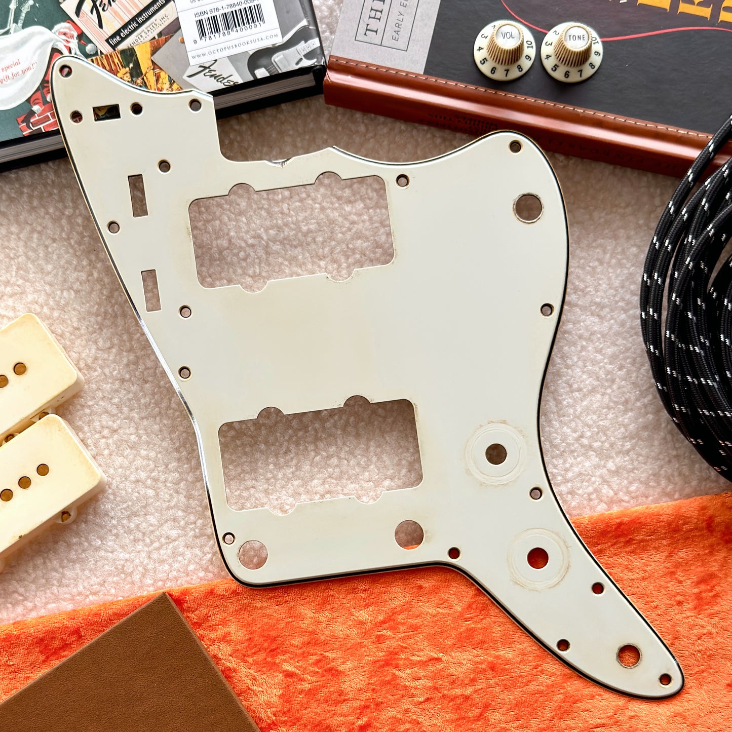 1960's Jazzmaster® Pickguard in White Parchment