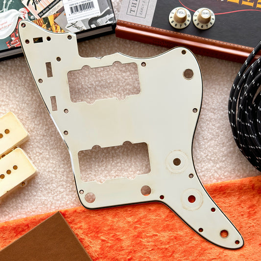 1960's Jazzmaster® Pickguard in White Parchment