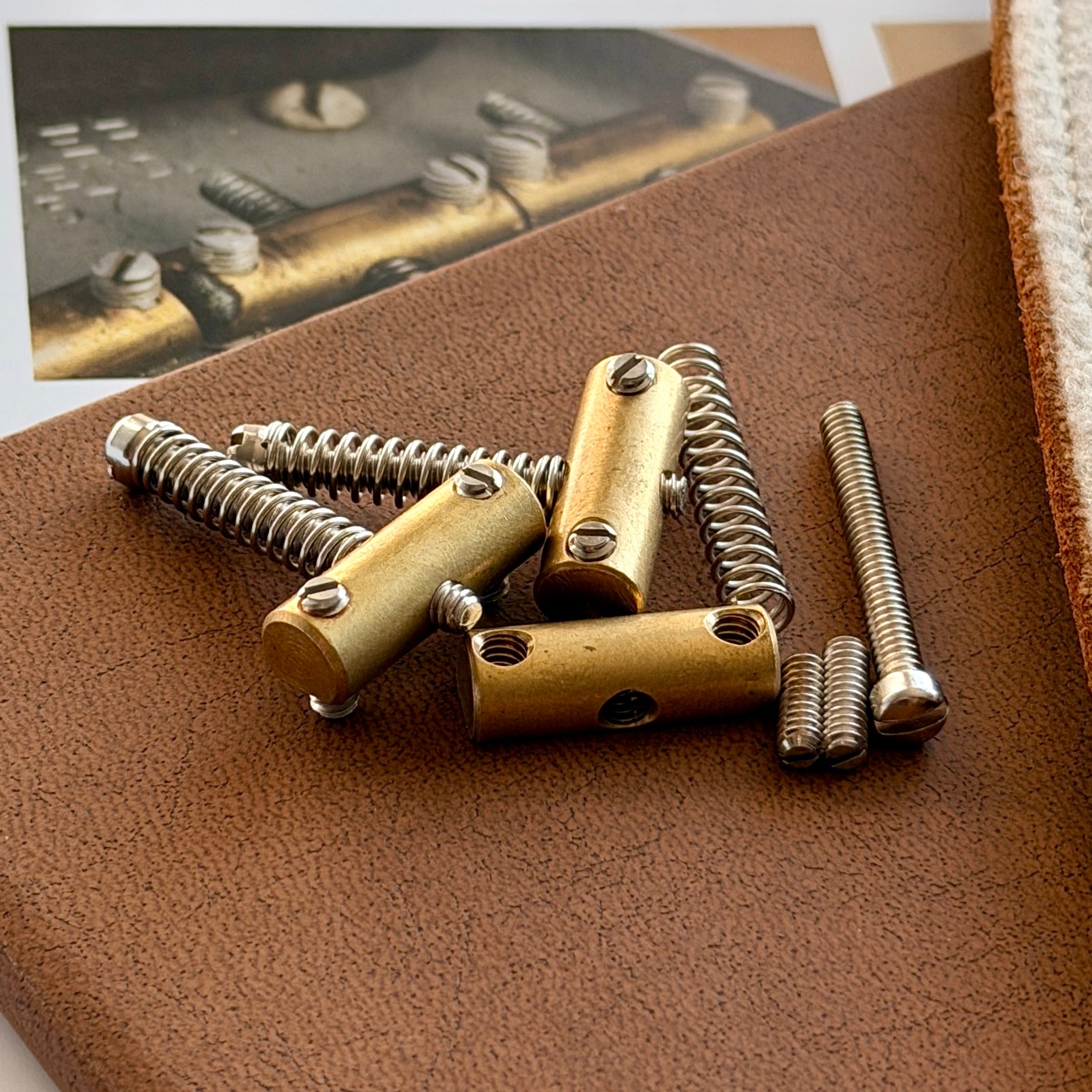 Relic  1950 Tele® Brass Saddles – Realistic Relics