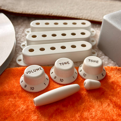 1955 Strat® Knobs, Covers & Tips (Bakelite Style)