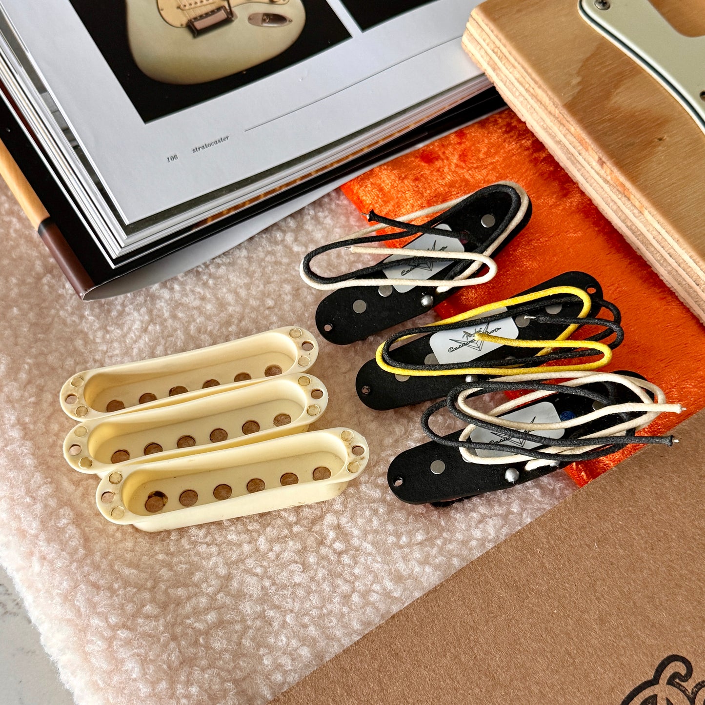 Fender Custom Shop Fat 60's Strat® Pickup Set & Aged Nylon Covers • Custom w/ COA