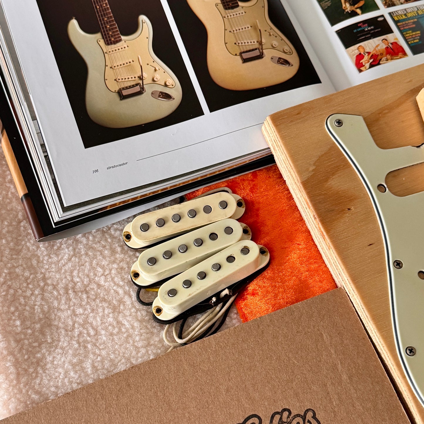 Fender Custom Shop Fat 60's Strat® Pickup Set & Aged Nylon Covers • Custom w/ COA