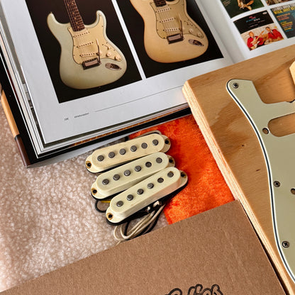 Fender Custom Shop Fat 60's Strat® Pickup Set & Aged Nylon Covers • Custom w/ COA