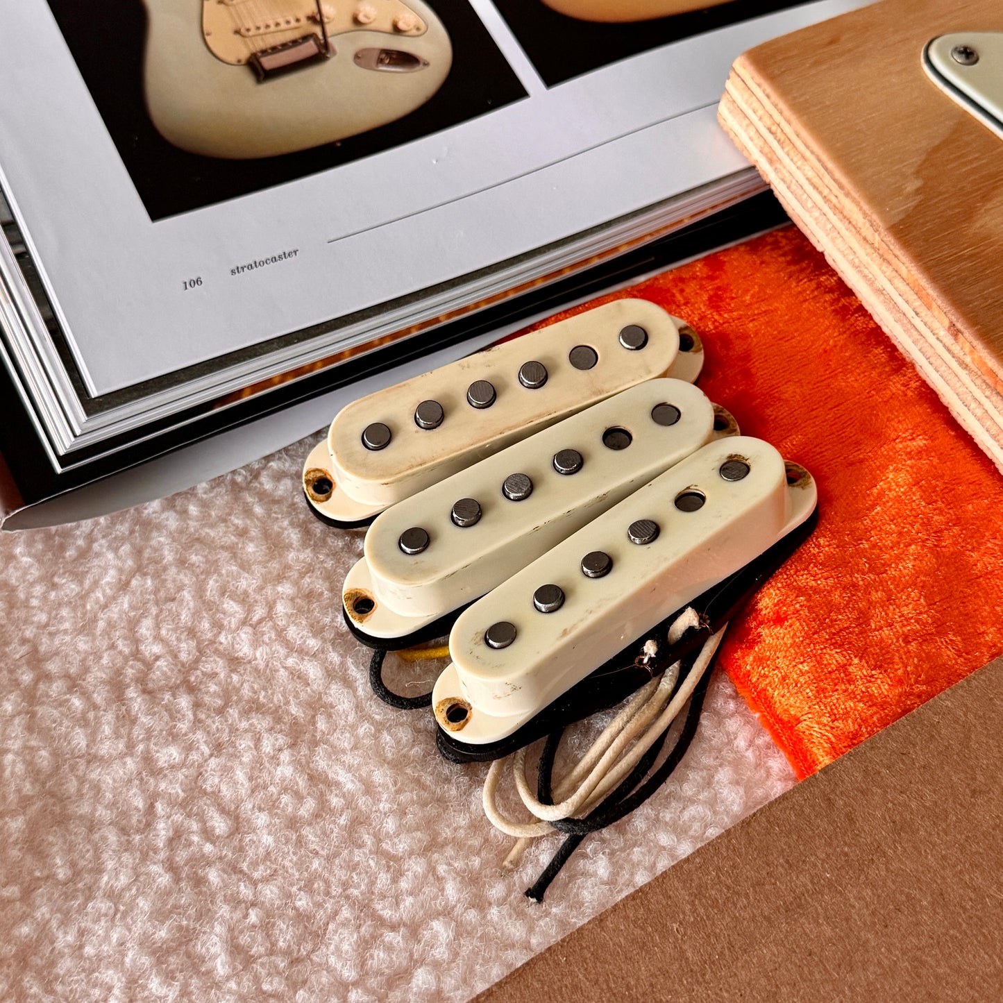 Fender Custom Shop Fat 60's Strat® Pickup Set & Aged Nylon Covers • Custom w/ COA