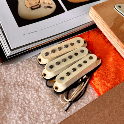 Fender Custom Shop Fat 60's Strat® Pickup Set & Aged Nylon Covers • Custom w/ COA
