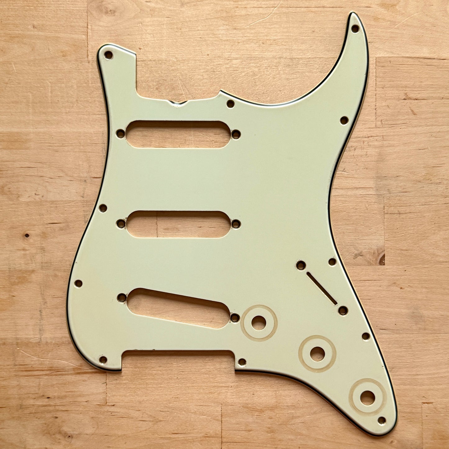 Aged • 1964 Strat® Pickguard in Mint