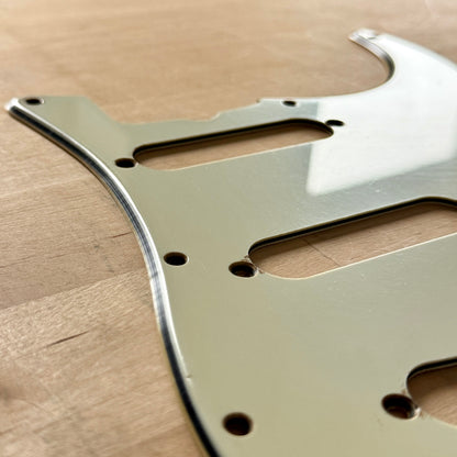 Aged • 1964 Strat® Pickguard in Mint