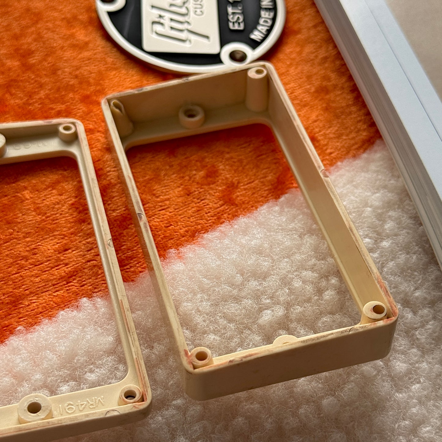 バースト・ブチレート M69 ピックアップリング 1959年製クリーム