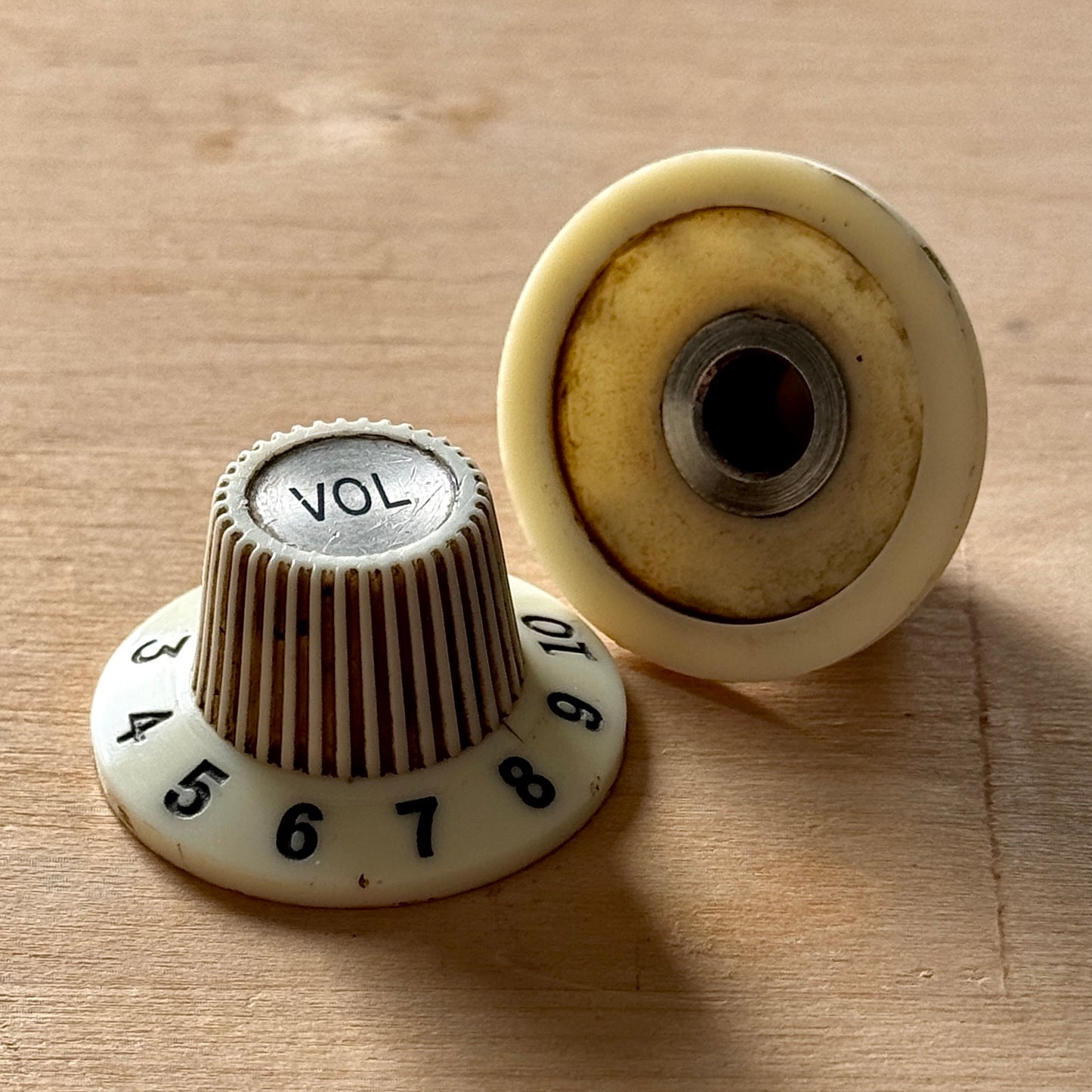 1965 Jazzmaster® Witch Hat Knobs