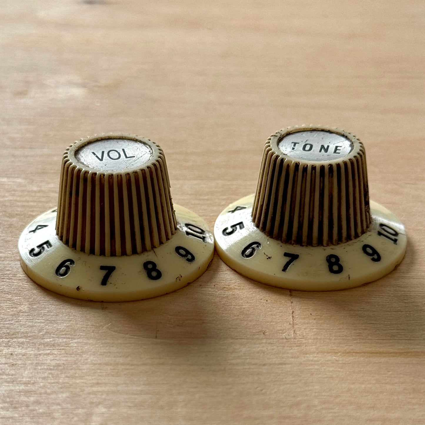 1965 Jazzmaster® Witch Hat Knobs