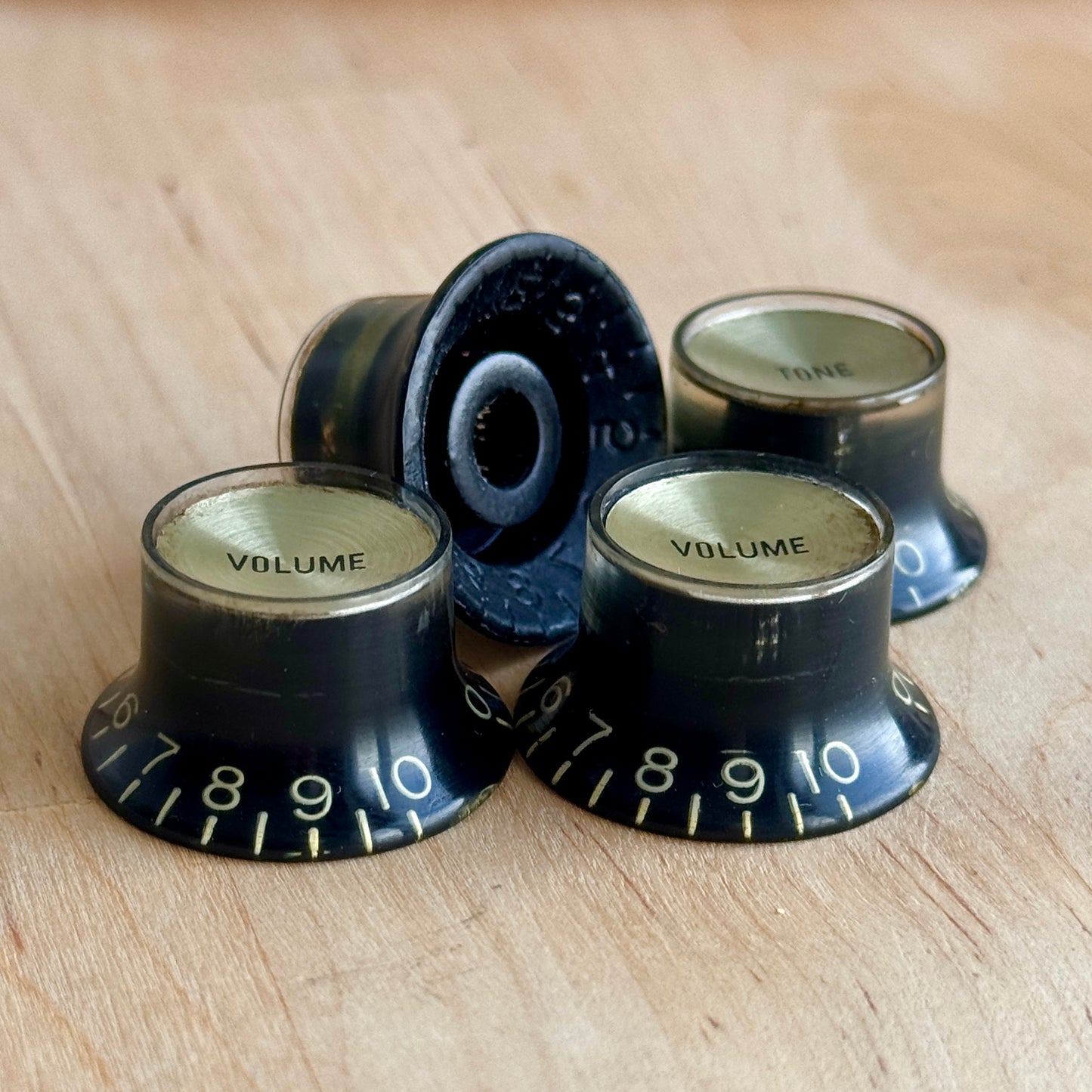 Vintage Reflector Knobs (Black / Gold Top)