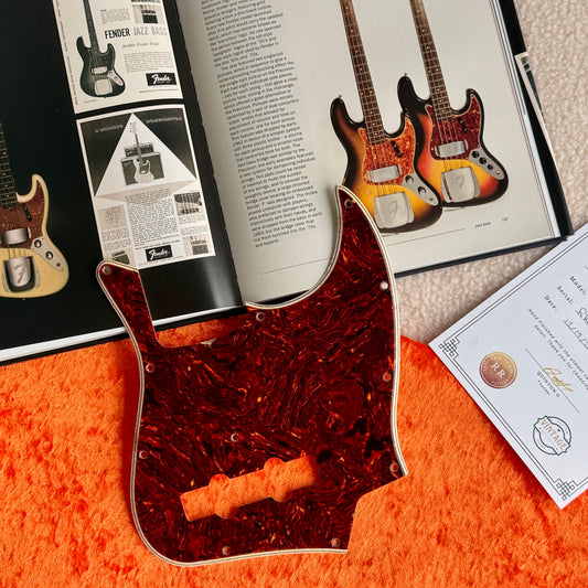 Limited • 1960's Jazz Bass® Celluloid Tort Pickguard