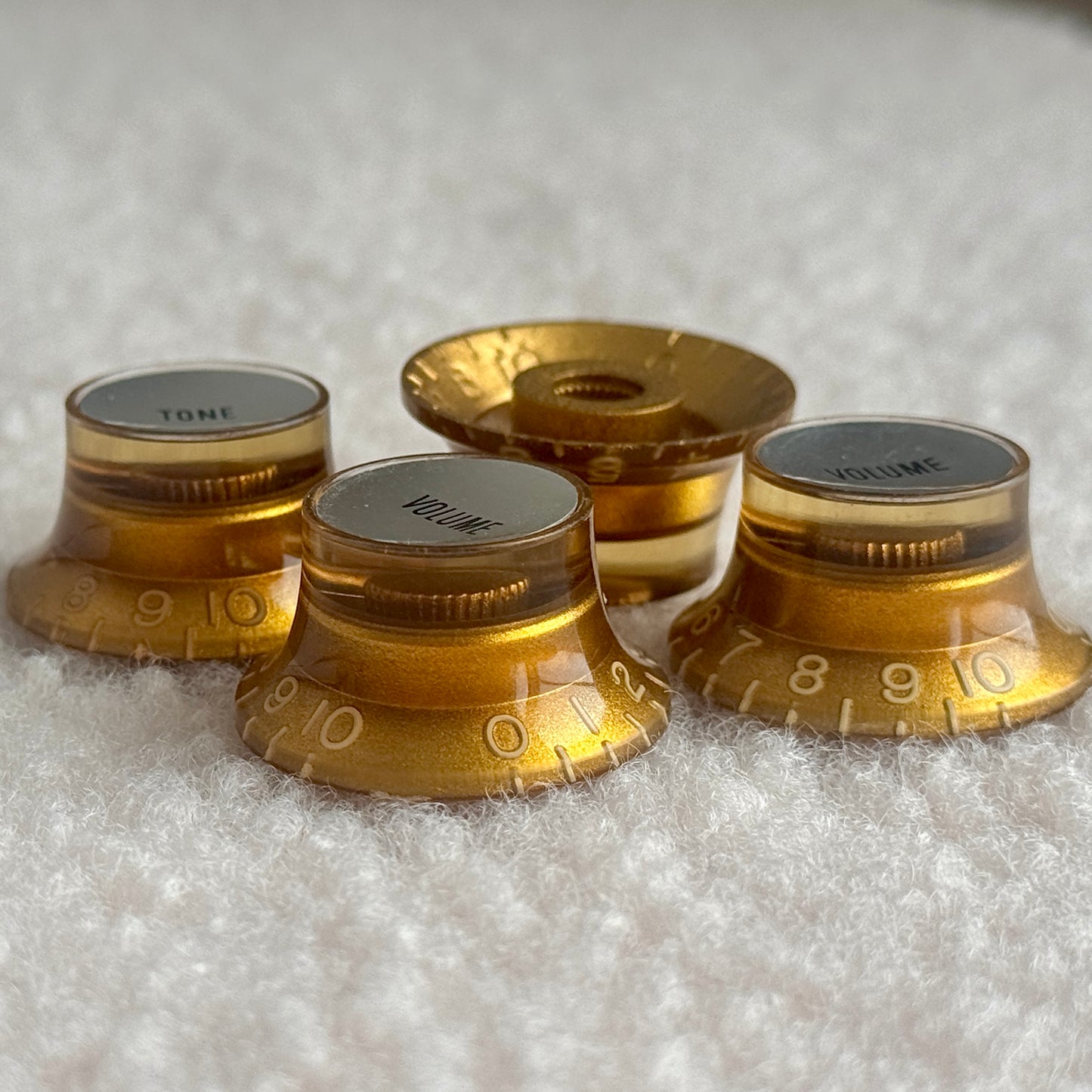 Burst • 1960 Reflector Knobs Gold/Silver (CAB)