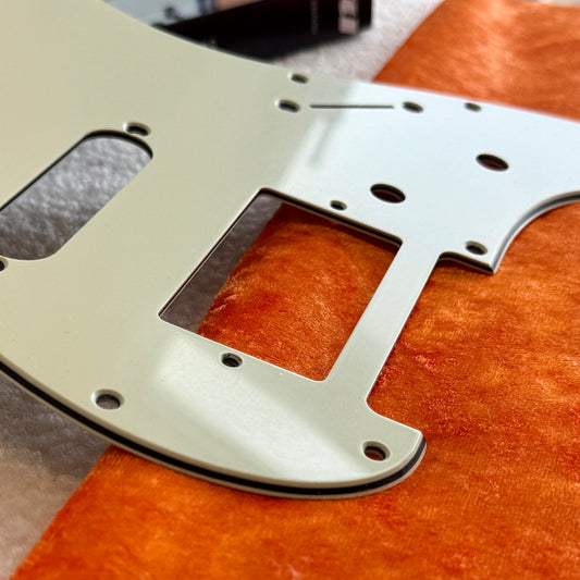 HSS Vintage Strat® Pickguard in Mint