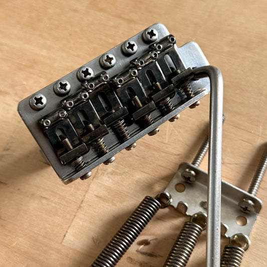 Vintage Style Tremolo Kit • Standard