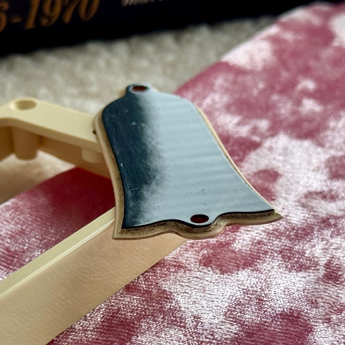 Burst • Cellulose Nitrate Rolled Truss Rod Cover Historic 1959