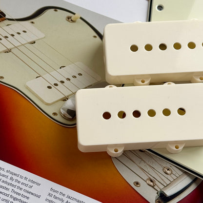Jazzmaster® Pickup-Kappen in Ivory