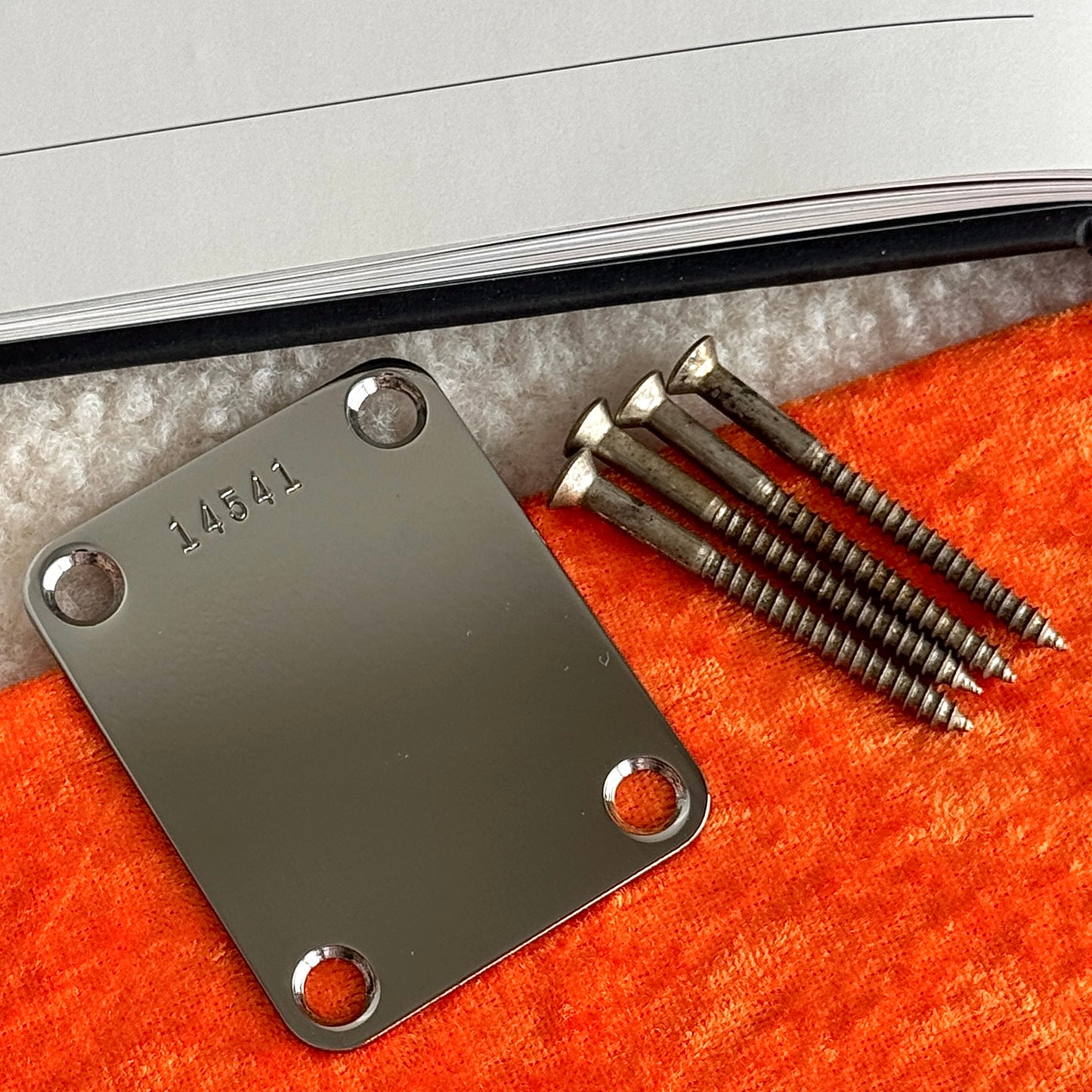 Pre-CBS 2" • 50's Fender® Neck Plate Screws